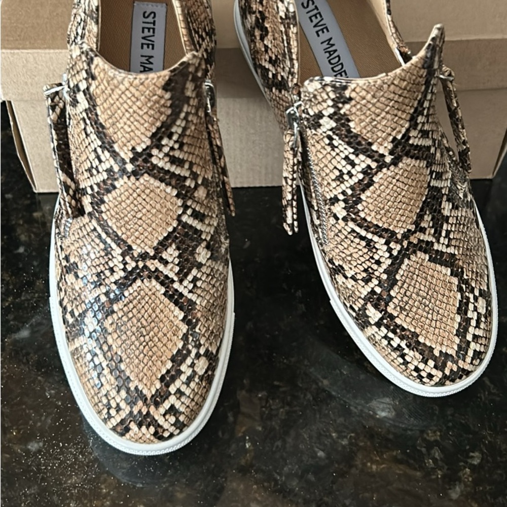 Steve Madden - Picture 5 of 5